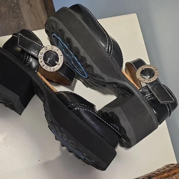 VINTAGE John Fluevog Black Leather Mary Jane Platform Heels with White Stitching - Picture 10 of 15